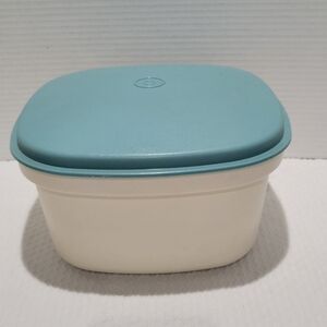 Tupperware 4 pc steam n serve set teal 889-15, 1724-4, 888-12 & 887-12 Sale !!
